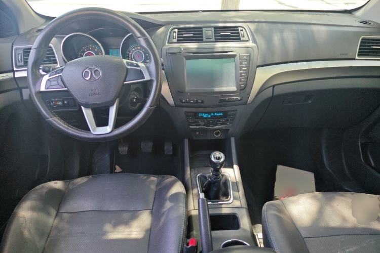 Used BAIC Senova X65 2015 2.0T Manual Luxury Edition Center Console