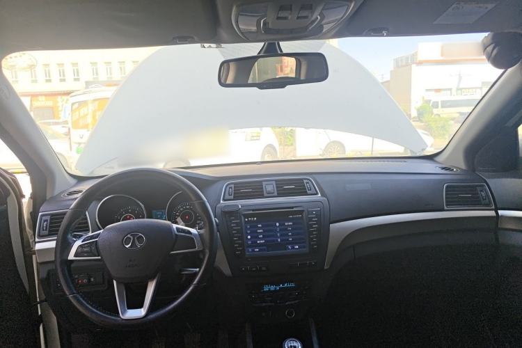 Used BAIC Senova X65 2015 2.0T Manual Luxury Edition Center Console