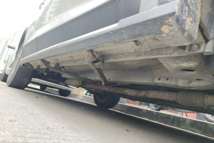 Used BAIC Senova X65 2015 2.0T manual Comfort trim level Chassis Front Right