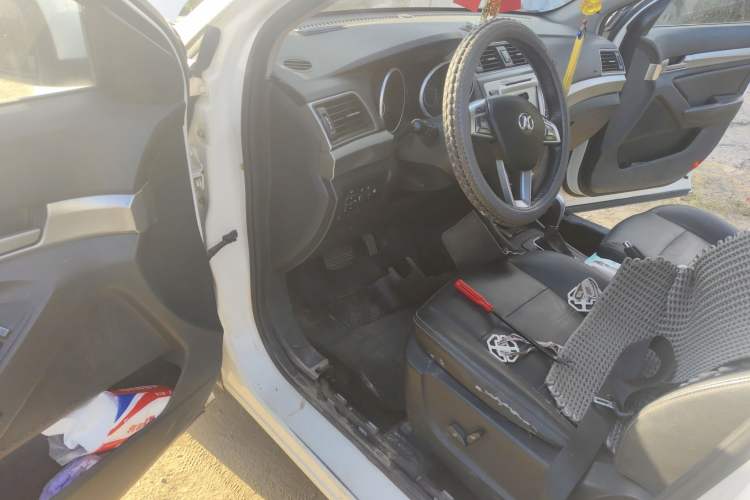 Used BAIC Senova X65 2015 2.0T Automatic Elite Model Driver Seat