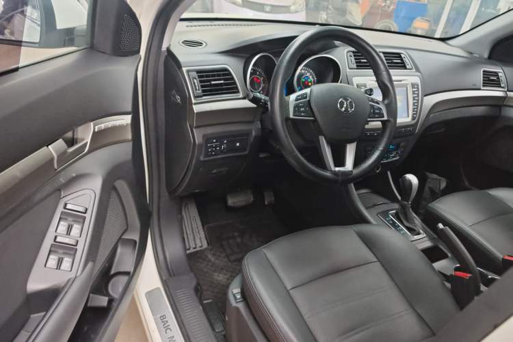 Used BAIC Senova X65 2015 2.0T automatic luxury version Driver Seat