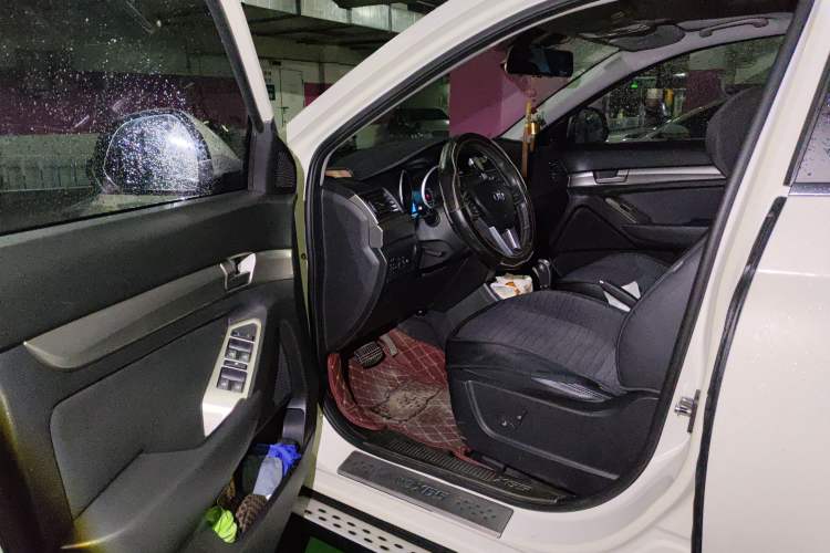 Used BAIC Senova X65 2015 2.0T Automatic Elite Model Driver Seat