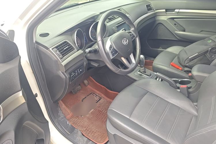 Used BAIC Senova X65 2015 2.0T Automatic Elite Model Driver Seat