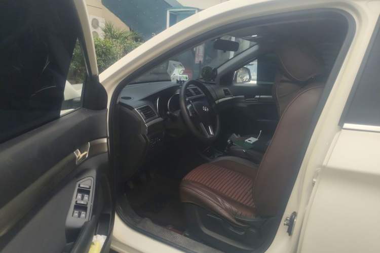 Used BAIC Senova X65 2015 2.0T manual Comfort trim level Driver Seat
