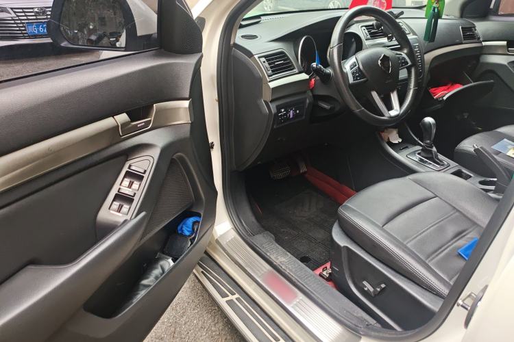 Used BAIC Senova X65 2015 2.0T Automatic Elite Model Driver Seat