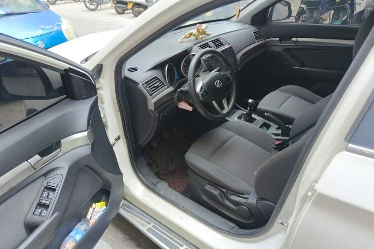 Used BAIC Senova X65 2015 2.0T manual Comfort trim level Driver Seat