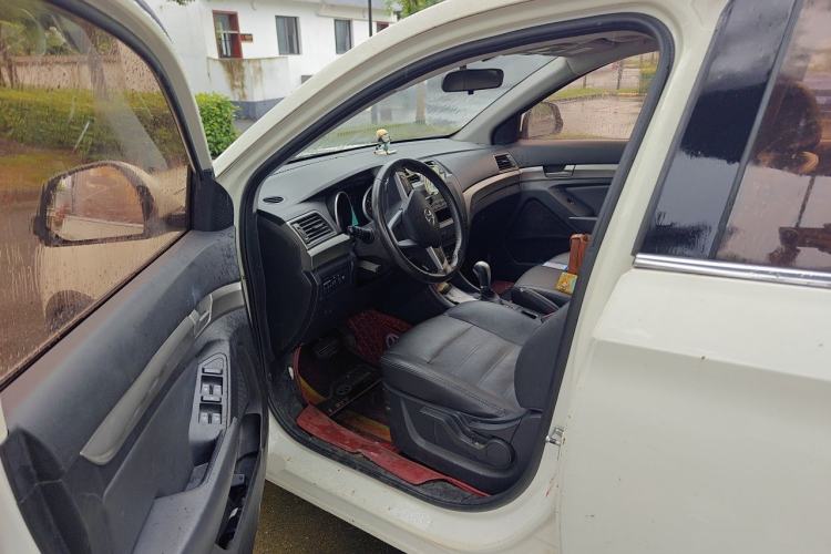 Used BAIC Senova X65 2015 2.0T automatic comfort version Driver Seat