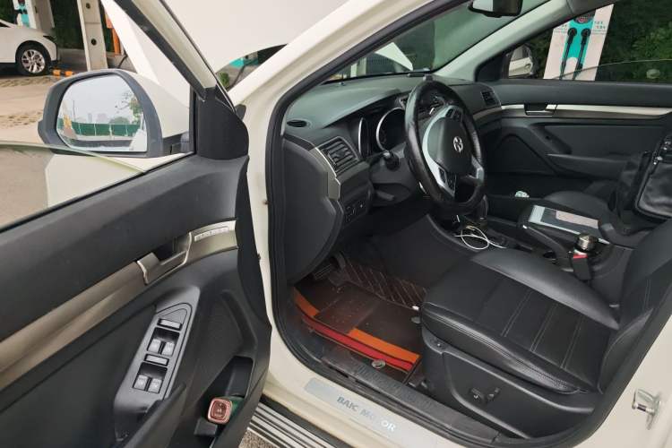 Used BAIC Senova X65 2015 2.0T automatic luxury version Driver Seat