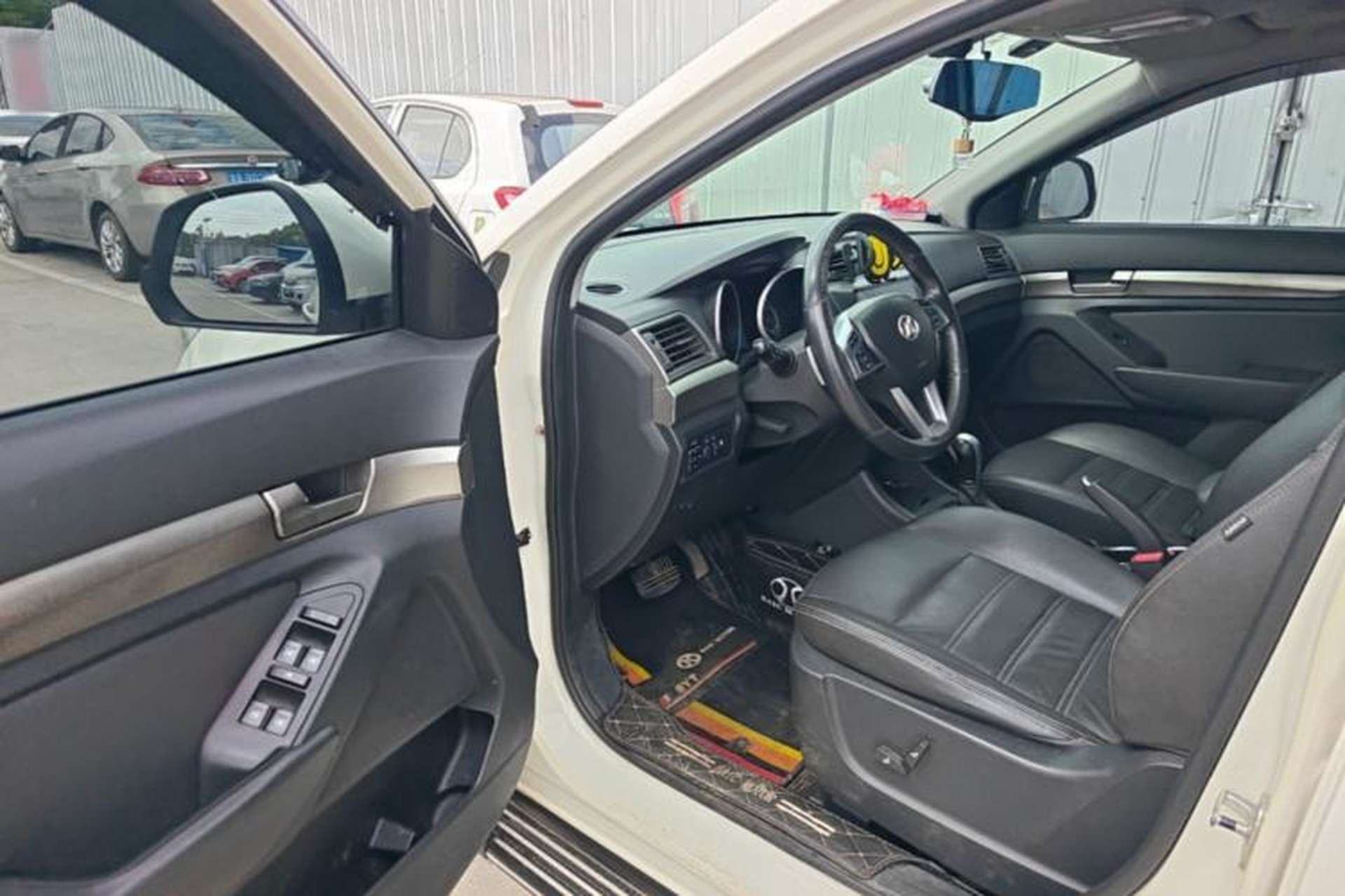 Used BAIC Senova X65 2015 2.0T Automatic Elite Model Driver Seat