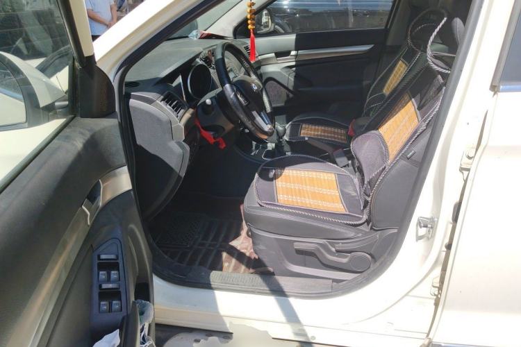 Used BAIC Senova X65 2015 2.0T Manual Elite Edition Driver Seat