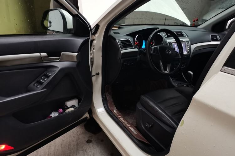 Used BAIC Senova X65 2015 2.0T Automatic Elite Model Driver Seat