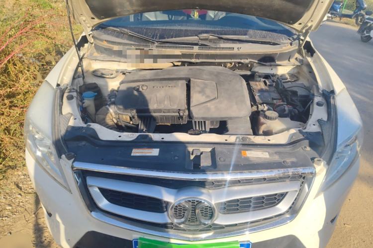 Used BAIC Senova X65 2015 2.0T Automatic Elite Model Engine Bay