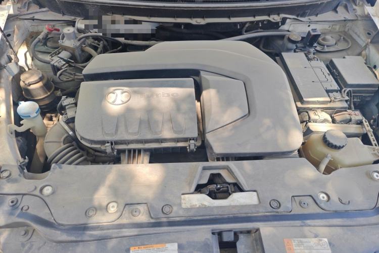 Used BAIC Senova X65 2015 2.0T Manual Luxury Edition Engine Bay