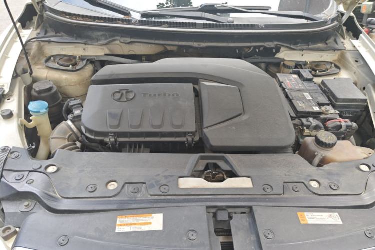 Used BAIC Senova X65 2015 2.0T Automatic Elite Model Engine Bay