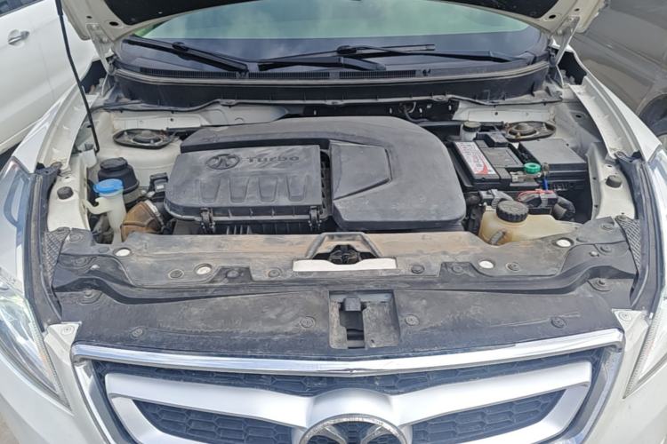 Used BAIC Senova X65 2015 2.0T Automatic Elite Model Engine Bay