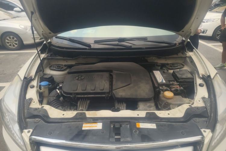 Used BAIC Senova X65 2015 2.0T manual Comfort trim level Engine Bay