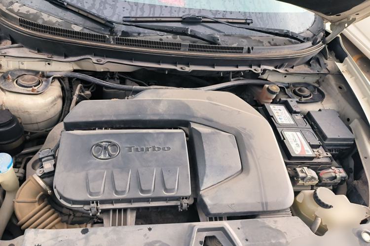 Used BAIC Senova X65 2015 2.0T Automatic Elite Model Engine Bay
