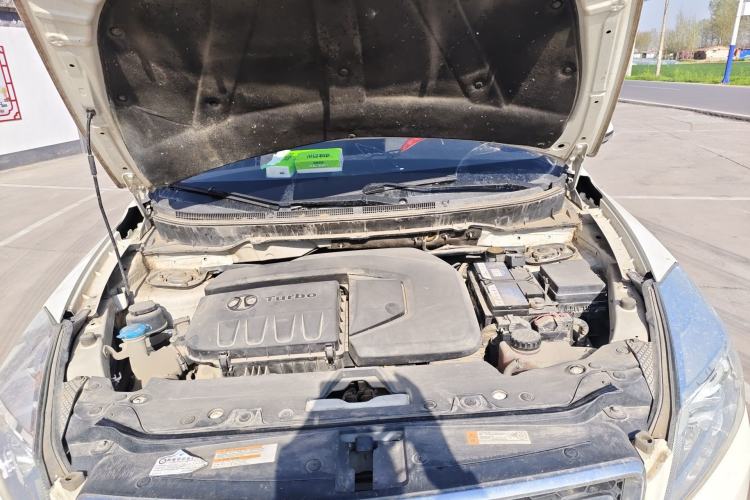 Used BAIC Senova X65 2015 2.0T manual Comfort trim level Engine Bay