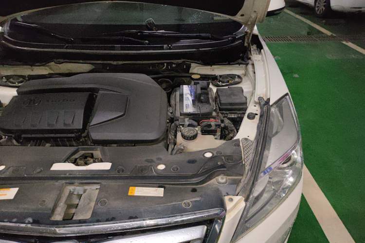 Used BAIC Senova X65 2015 2.0T Automatic Elite Model Engine Bay Left