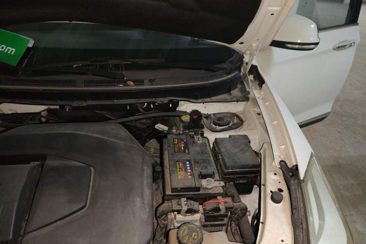 Used BAIC Senova X65 2015 2.0T Automatic Elite Model Engine Bay Left