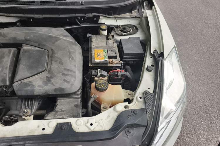 Used BAIC Senova X65 2015 2.0T Automatic Elite Model Engine Bay Left