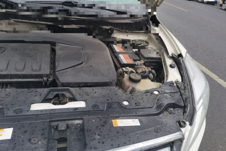 Used BAIC Senova X65 2015 2.0T Automatic Elite Model Engine Bay Left