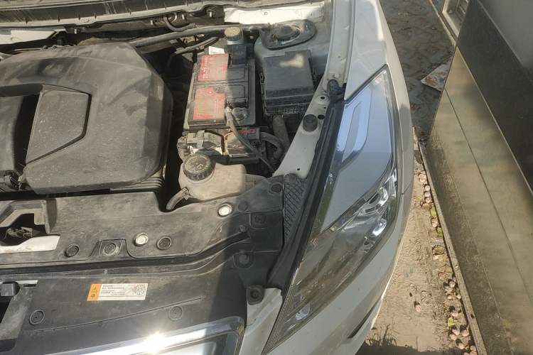 Used BAIC Senova X65 2015 2.0T Automatic Elite Model Engine Bay Left