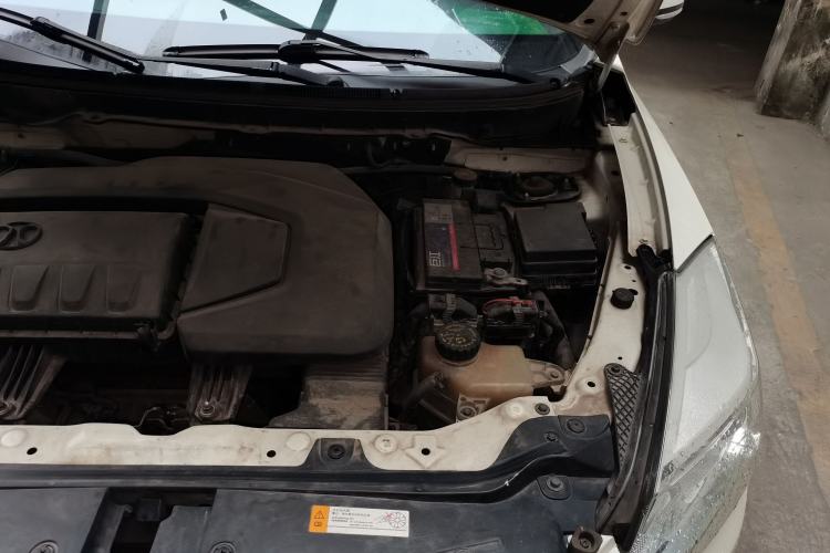 Used BAIC Senova X65 2015 2.0T Automatic Elite Model Engine Bay Left