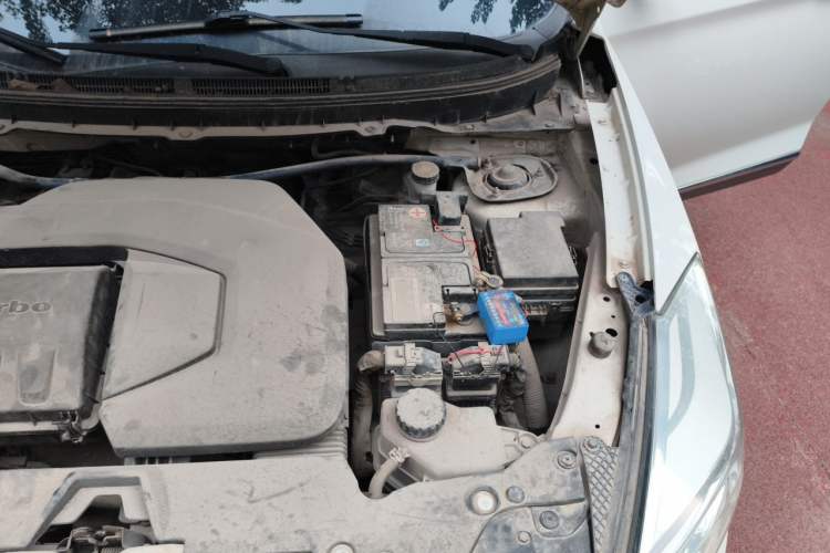 Used BAIC Senova X65 2015 2.0T Automatic Elite Model Engine Bay Left