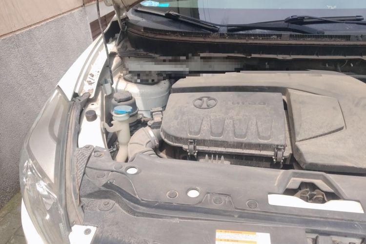 Used BAIC Senova X65 2015 2.0T automatic luxury version Engine Bay Right
