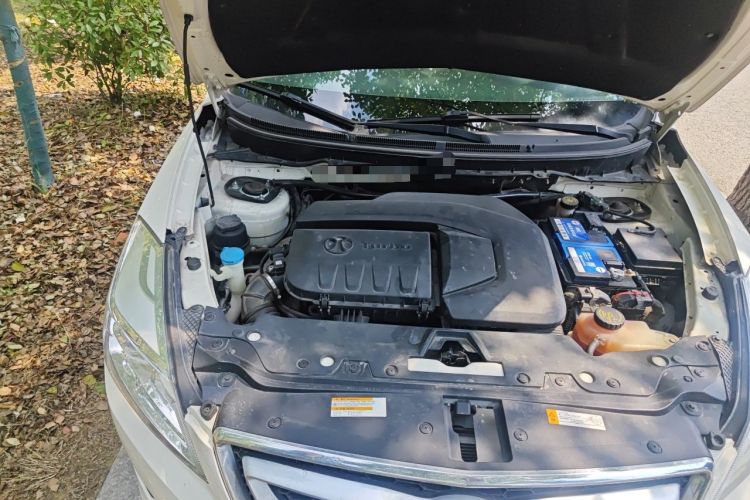 Used BAIC Senova X65 2015 2.0T Automatic Elite Model Engine Bay Right