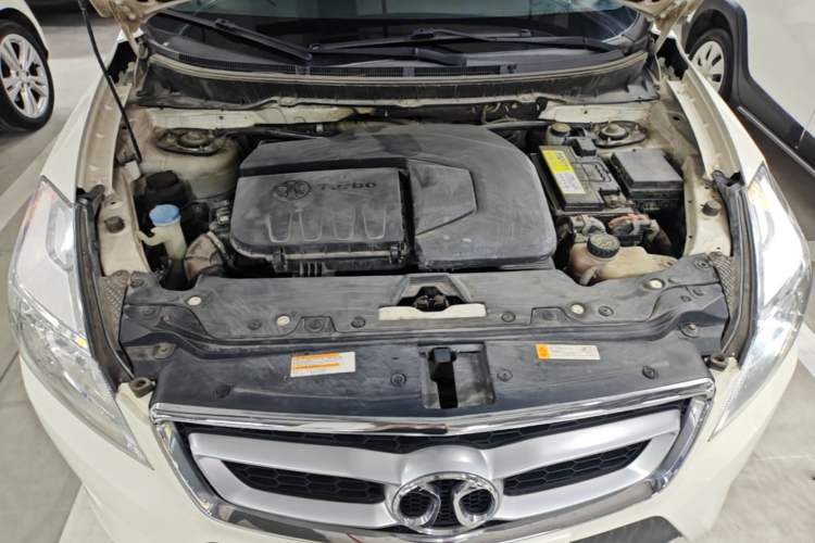 Used BAIC Senova X65 2015 2.0T Automatic Elite Model Engine Bay