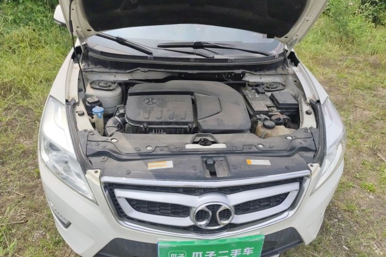 Used BAIC Senova X65 2015 2.0T Automatic Elite Model Engine Bay