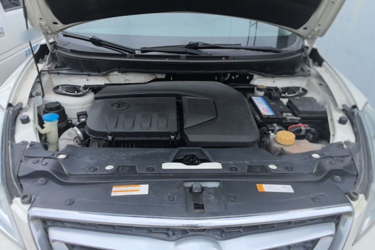 Used BAIC Senova X65 2015 2.0T Automatic Elite Model Engine Bay