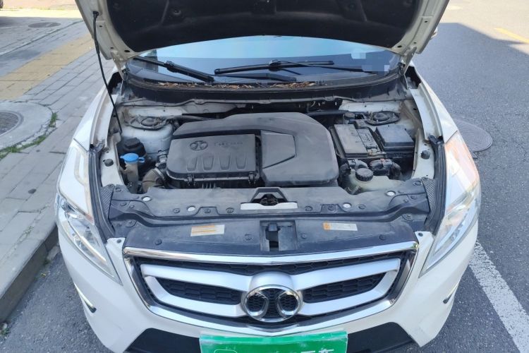Used BAIC Senova X65 2015 2.0T Automatic Elite Model Engine Bay