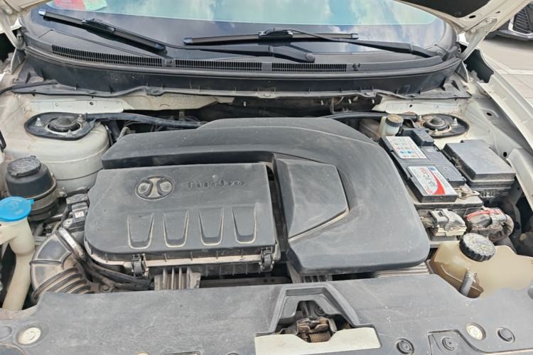 Used BAIC Senova X65 2015 2.0T Automatic Elite Model Engine Bay
