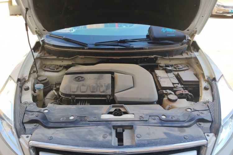 Used BAIC Senova X65 2015 2.0T Manual Elite Edition Engine Bay
