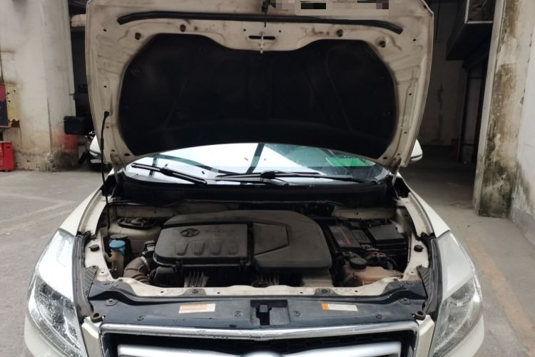 Used BAIC Senova X65 2015 2.0T Automatic Elite Model Engine Bay