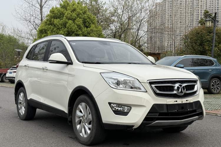 Used BAIC Senova X65 2015 2.0T automatic comfort version Exterior 1