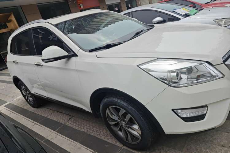 Used BAIC Senova X65 2015 2.0T Automatic Elite Model Exterior 2
