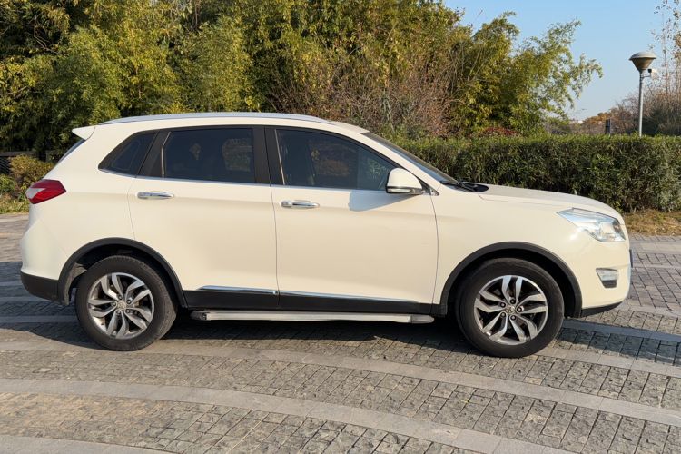 Used BAIC Senova X65 2015 2.0T Automatic Elite Model Exterior 2