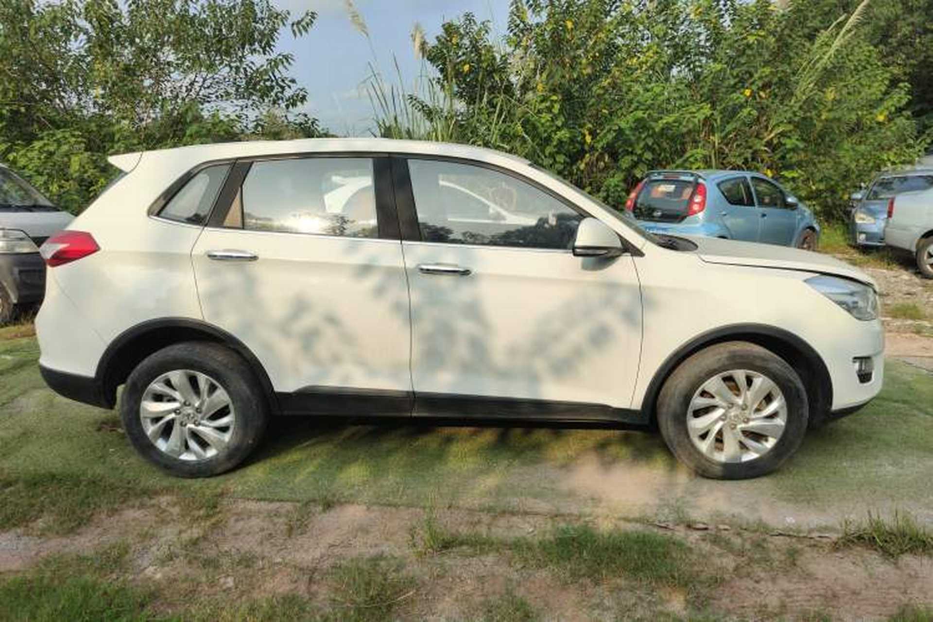 Used BAIC Senova X65 2015 2.0T manual Comfort trim level Exterior 2
