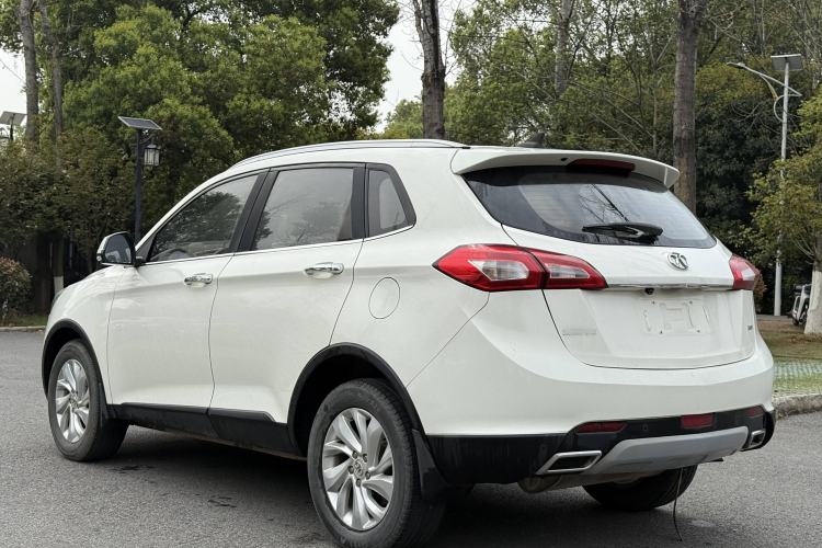 Used BAIC Senova X65 2015 2.0T automatic comfort version Exterior 3
