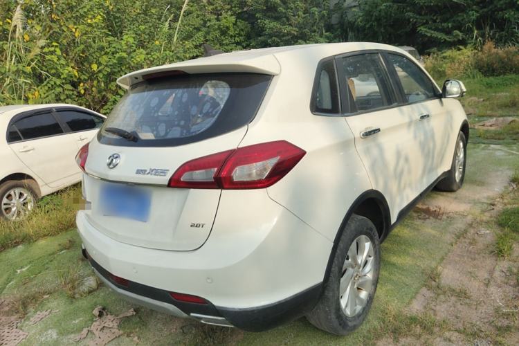 Used BAIC Senova X65 2015 2.0T manual Comfort trim level Exterior 3