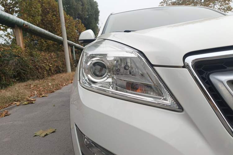 Used BAIC Senova X65 2015 2.0T automatic comfort version Exterior 3
