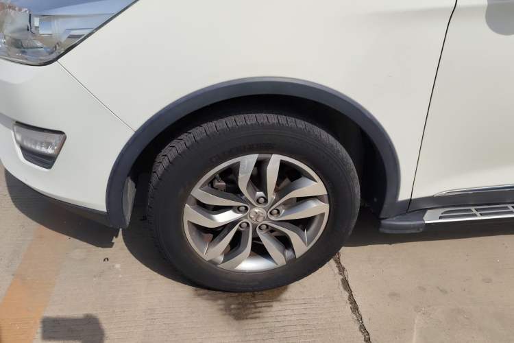 Used BAIC Senova X65 2015 2.0T Manual Elite Edition Exterior 4