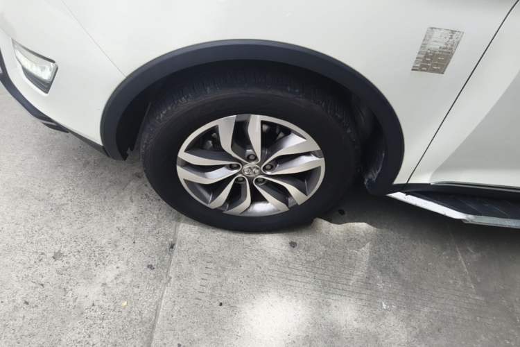 Used BAIC Senova X65 2015 2.0T Automatic Elite Model Exterior 4