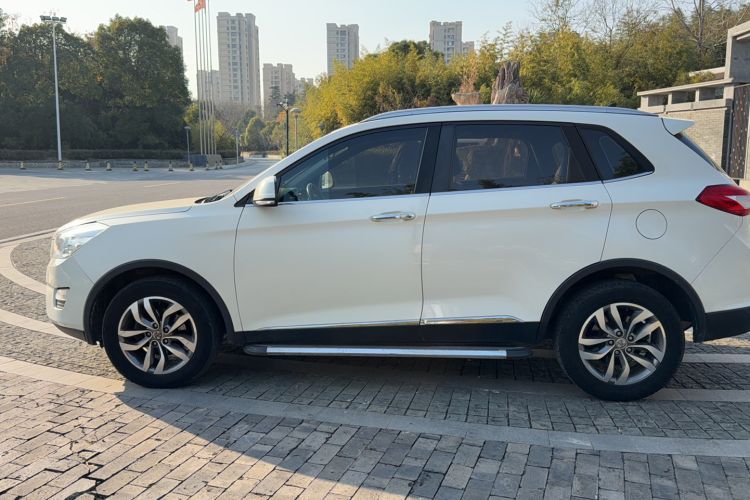 Used BAIC Senova X65 2015 2.0T Automatic Elite Model Exterior 5