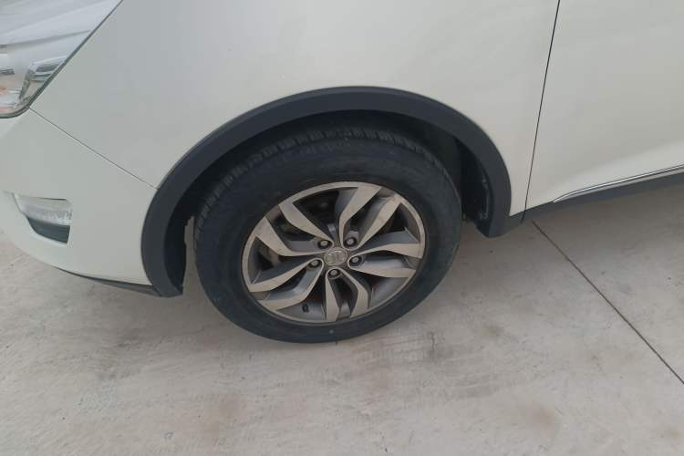 Used BAIC Senova X65 2015 2.0T Automatic Elite Model Exterior 7