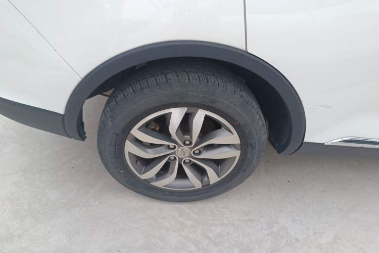 Used BAIC Senova X65 2015 2.0T Automatic Elite Model Exterior 8
